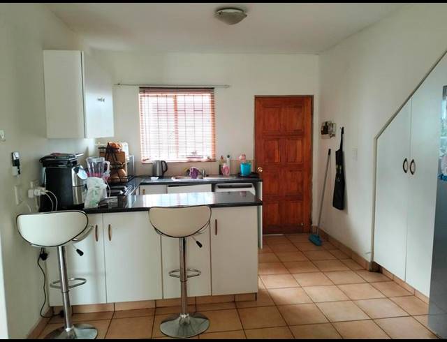 2 BEDROOM APARTMENT FOR SALE IN CRYSTAL PARK